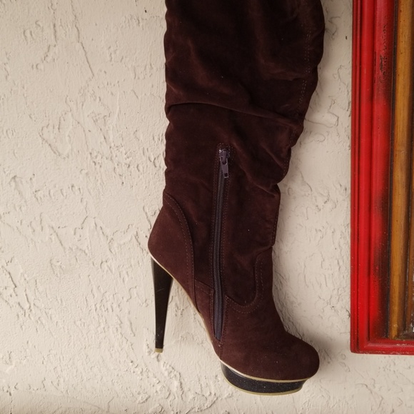 Boots - Picture 2 of 4